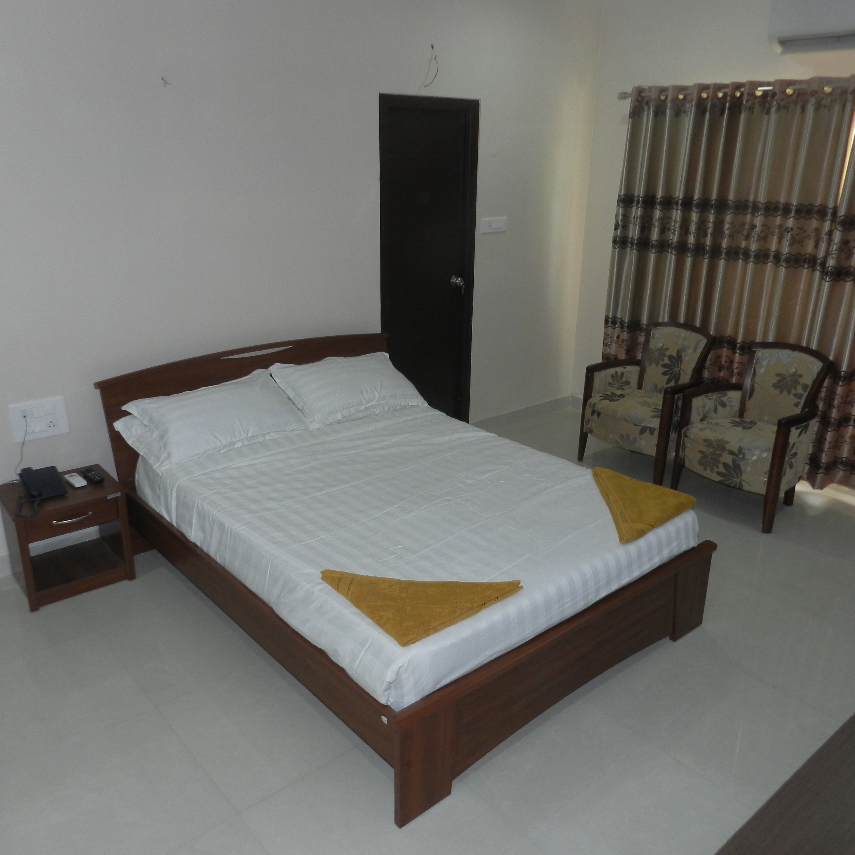 Hotel Vijaya Grand - Tap to explore photos