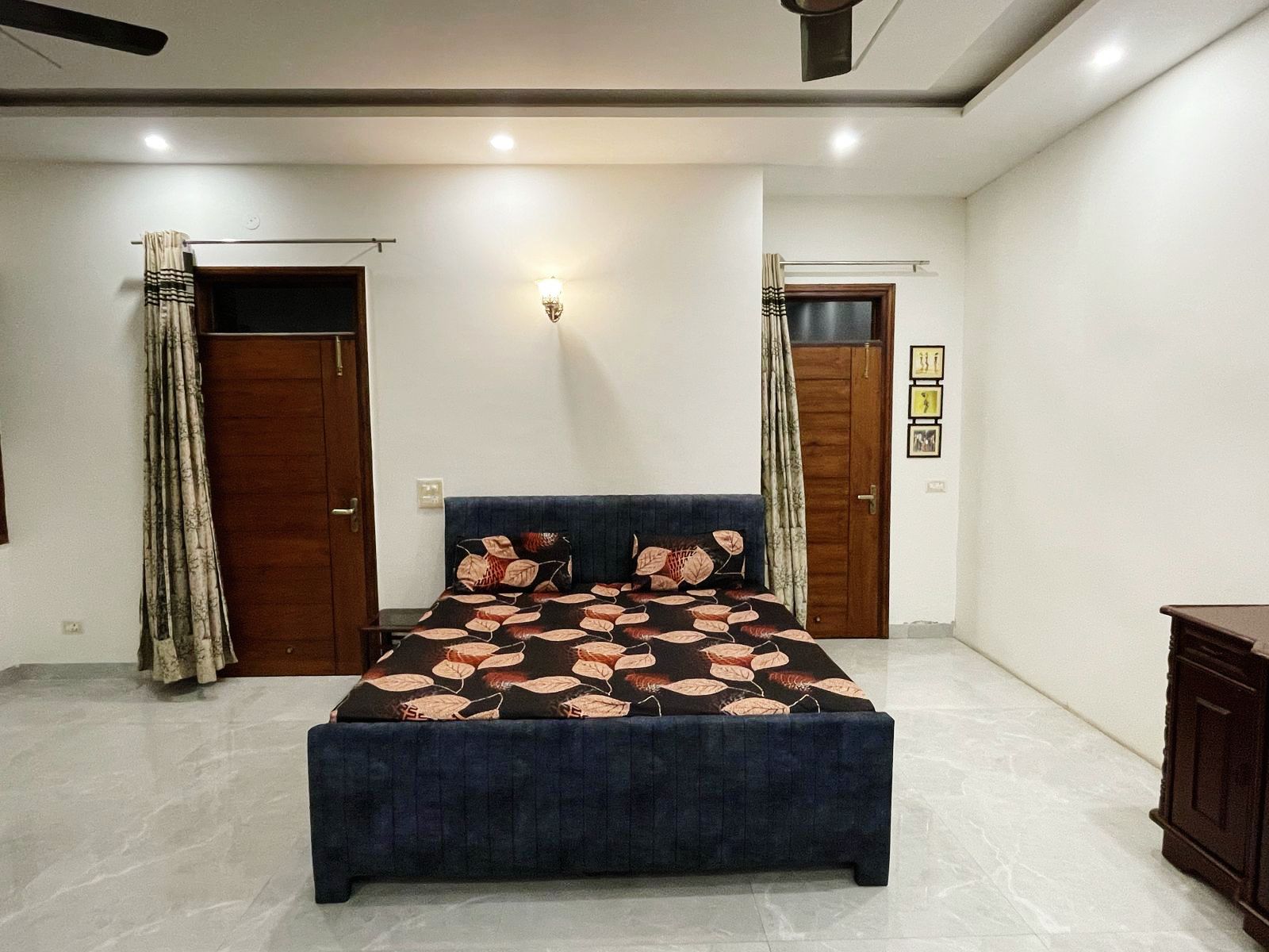 Black pearl Villa panchkula sector 28 - Tap to explore photos