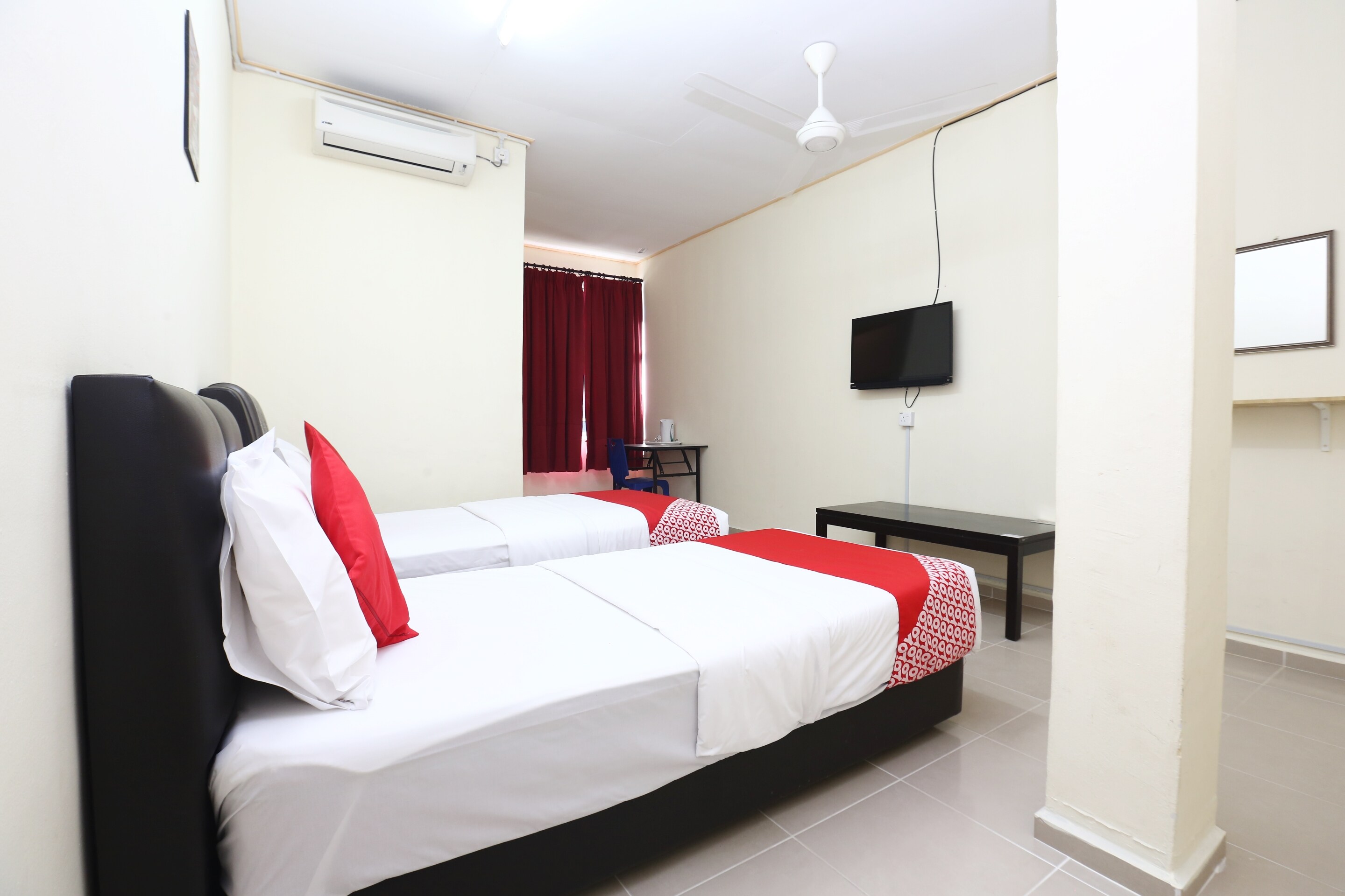 Hotel O Pelangi Marang - Tap to explore photos