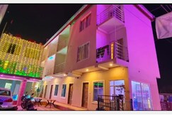 HOTEL GOLDEN HUT