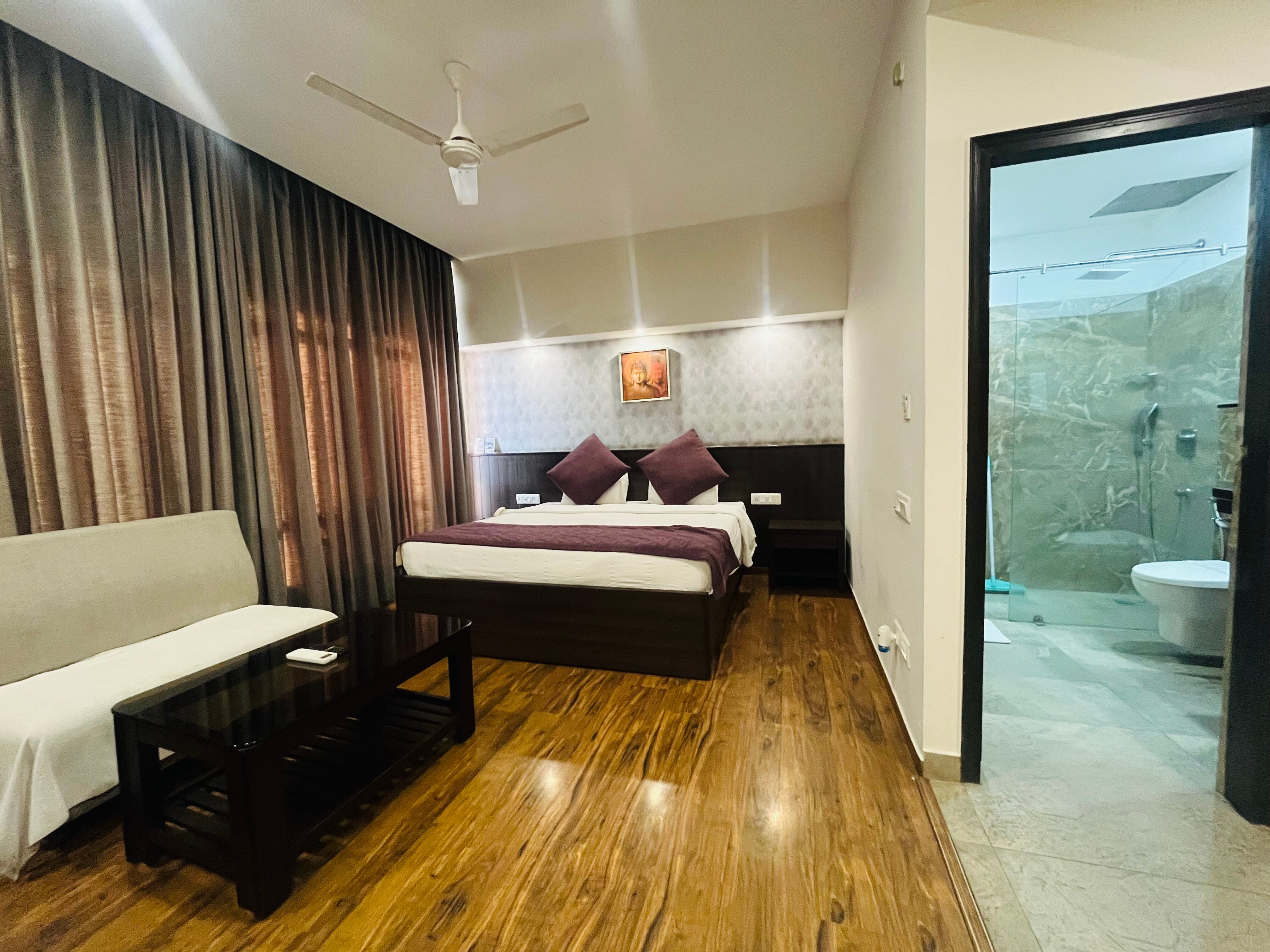 Hotel The Great Ganga - Tap to explore photos