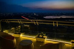 Photos of Top Floor Premium half day stay At Supernova Noida
