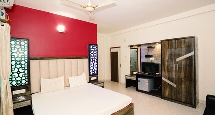 Blooming Star Room Type - Super Deluxe Balcony View