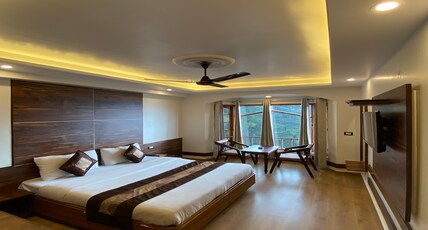 Hotel Silverine Room Type - Premium Deluxe Room