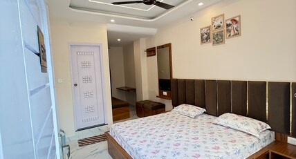 SanjayHomeStay Room Type - Bedroom 503