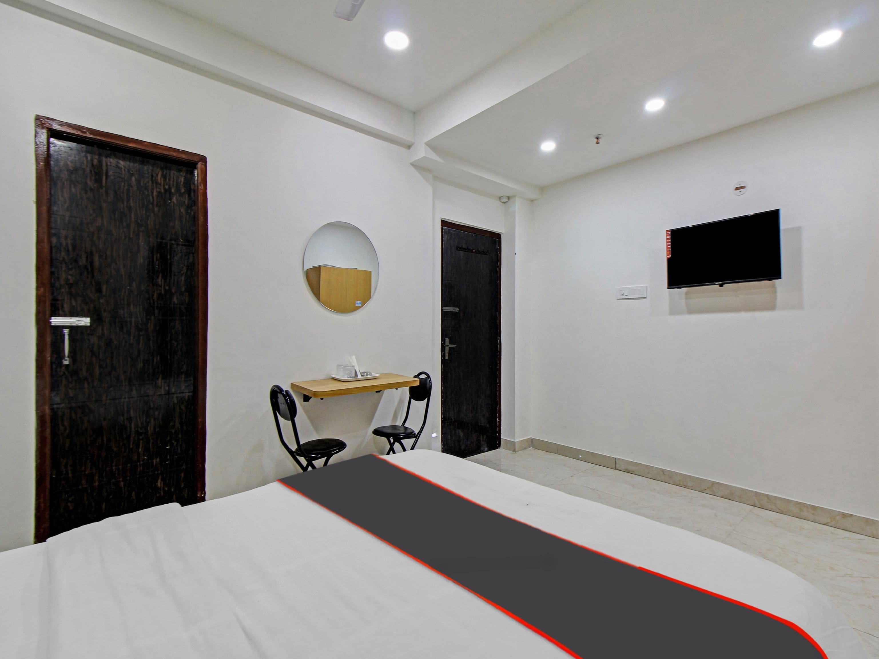 Hotel O Hazra Inn - Tap to explore photos