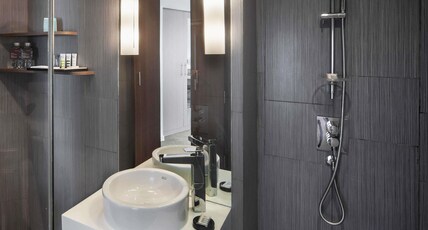 Mercure Hanoi La Gare Room Type - Classic Superior room, city view - 1 double bed Mercure Hanoi La Gare Room Type - Classic Superior room, city view - 1 double bed