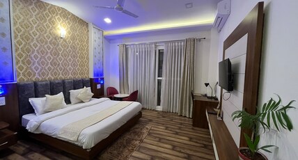 Hotel Le Halcyon Kasauli Room Type - Super Deluxe AC Room With Balcony