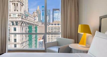 theWit Chicago, a Hilton Hotel Room Type - 1 KING MOB ACC RI SHOWER