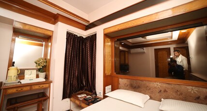 Hotel Dhanraj Palace Room Type - Deluxe AC ROOM