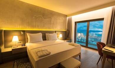 Radisson Blu Hotel Trabzon Room Type - Suite - Panoramic Views amp; Balcony