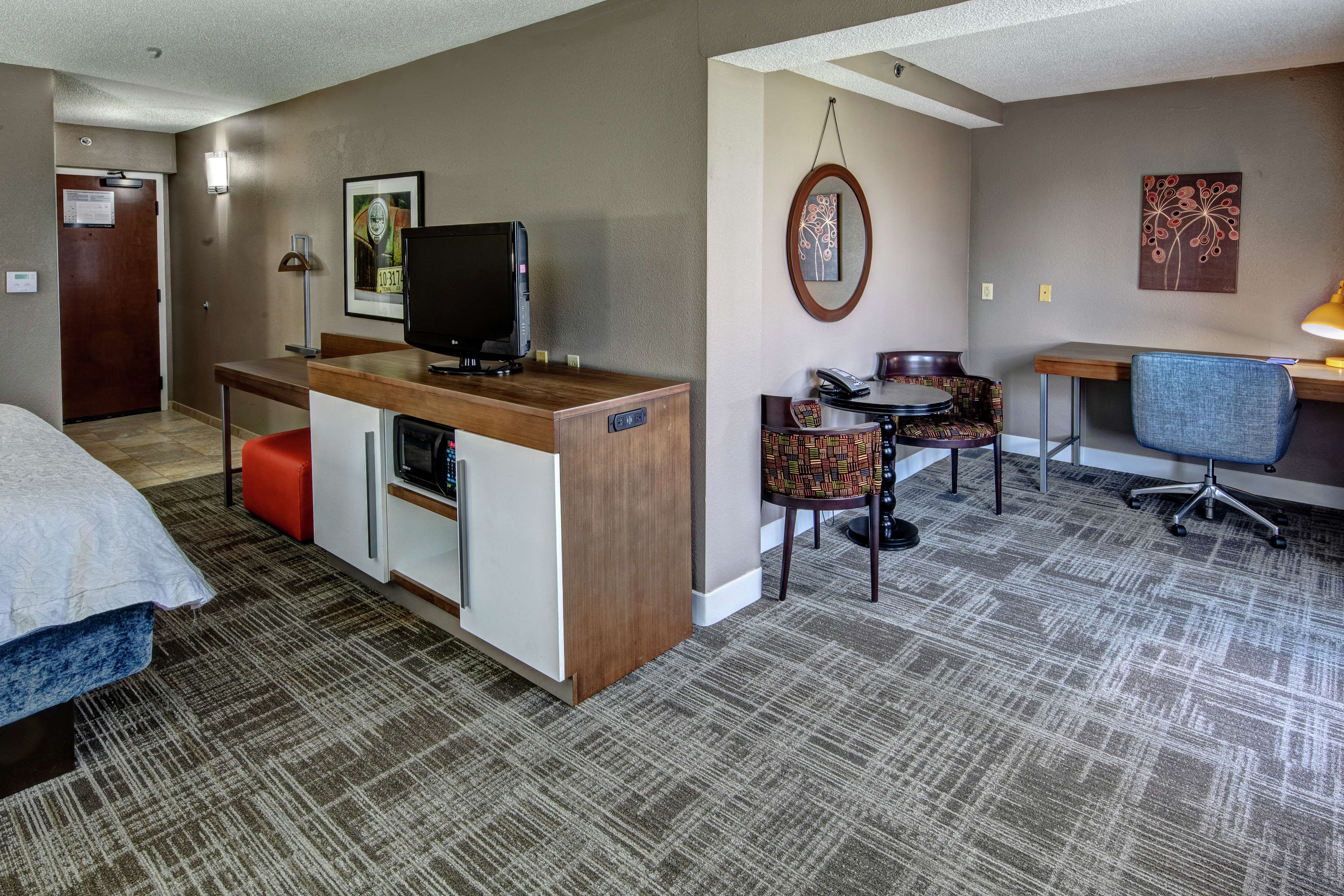 Hampton Inn by Hilton Tullahoma - Tap to explore photos