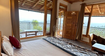 Pine Grey Castle Room Type - Valley View Suite