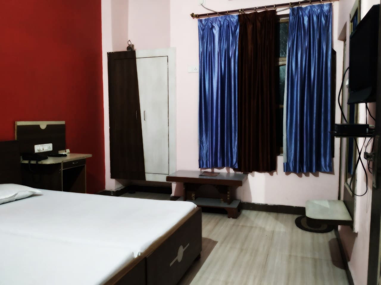 Hotel Pratap & Restaurant - Tap to explore photos