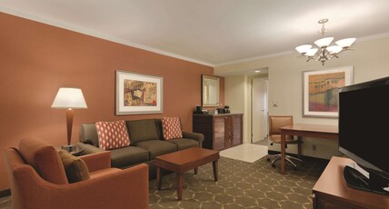 Embassy Suites Hotel Denver Tech Center Room Type - 1KG PREMIUM STE ACC TUB NS