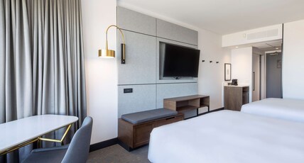 Hilton Quebec Room Type - 2 QUEEN MOUNTAIN VIEW