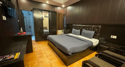 Hotel Trishul By T And M Hotels Room Type - Deluxe  Double Bed AC Room