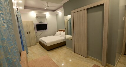 The Lake Castle Room Type - Club Room