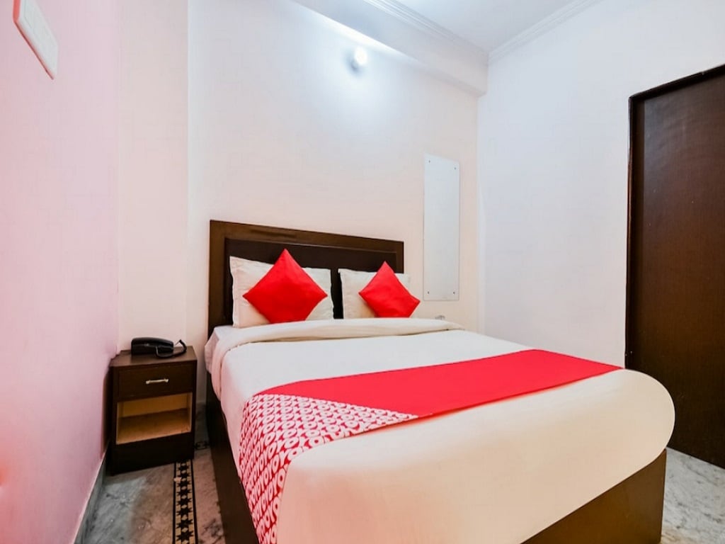 Shani classic - Tap to explore photos