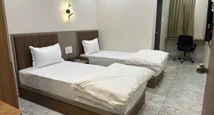 HOTEL FUN N FOOD Room Type - Executive Room