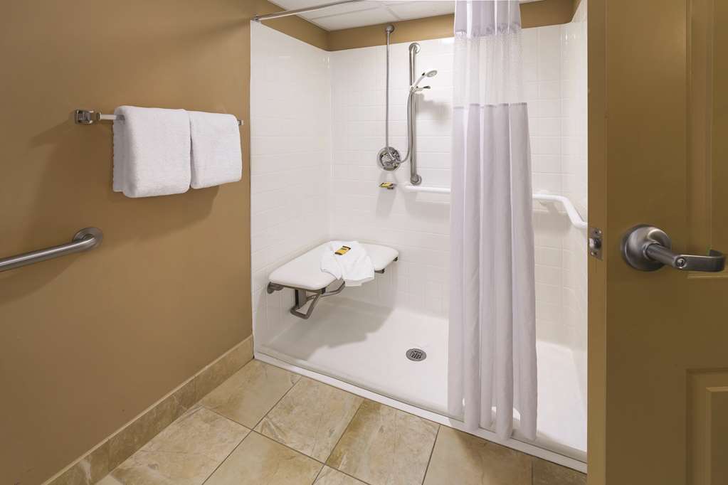 Best Western Plus Bloomington Hotel - Tap to explore photos