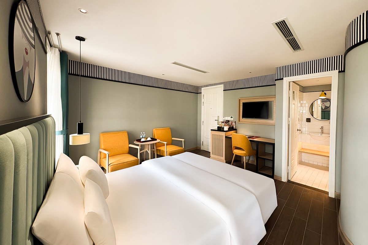 A25 Premium Hotel - 130 Ba Trieu - Tap to explore photos