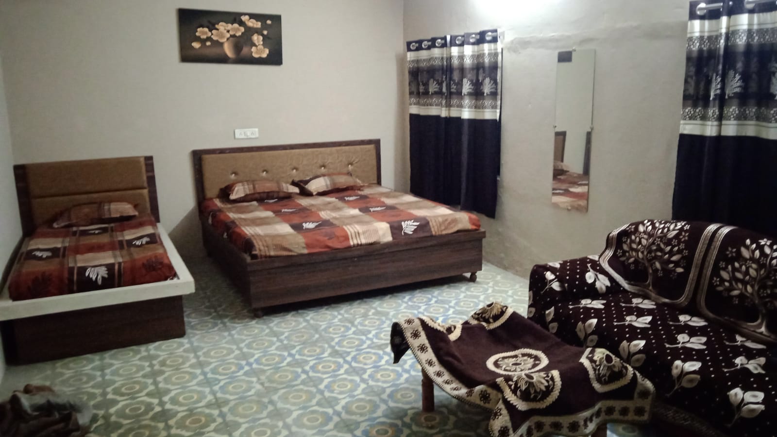 Mohanm home stay - Tap to explore photos