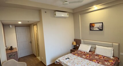 Omaxe luxury stay Room Type - Bedroom