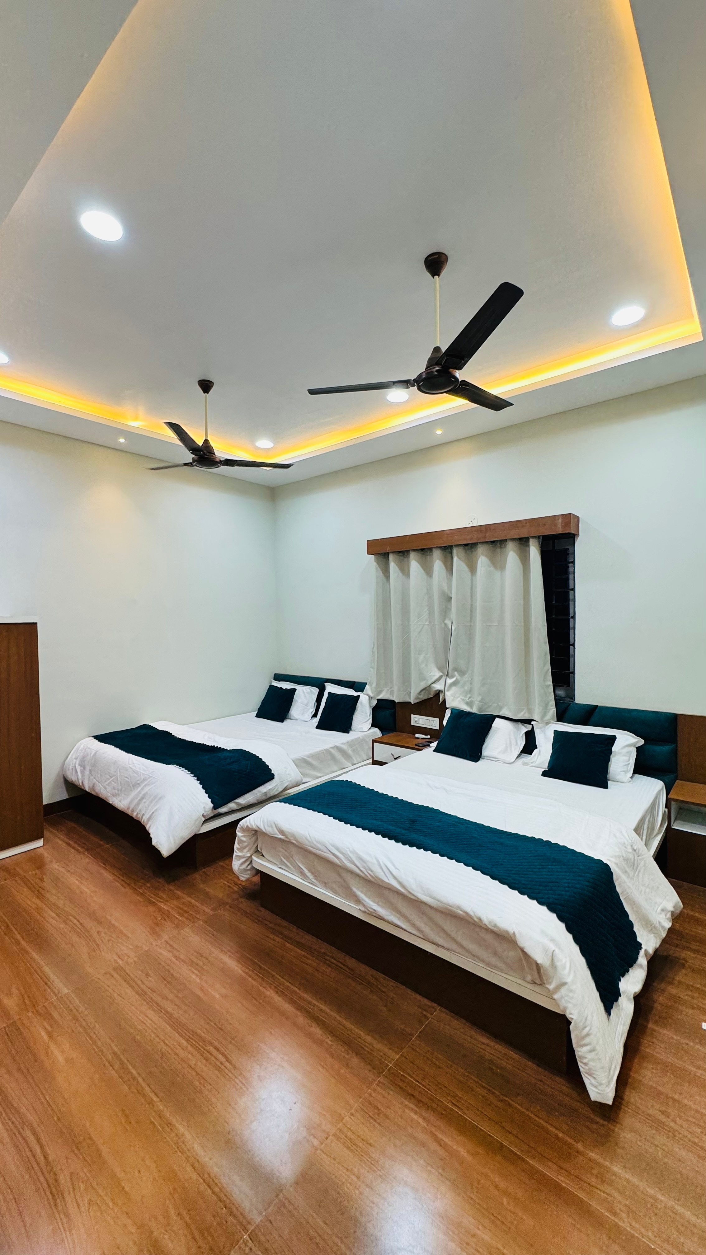 Aanandam Hotel Resort - Tap to explore photos