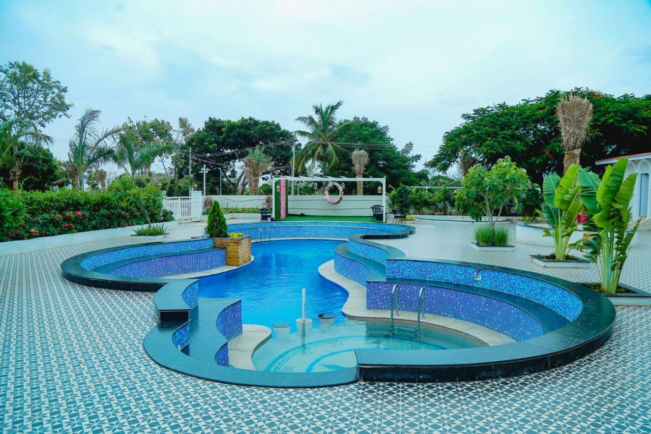 CSR LANDMARK RESORTS - Tap to explore photos