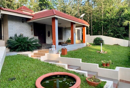 Livingston Homestay | Plantation-view Rooms