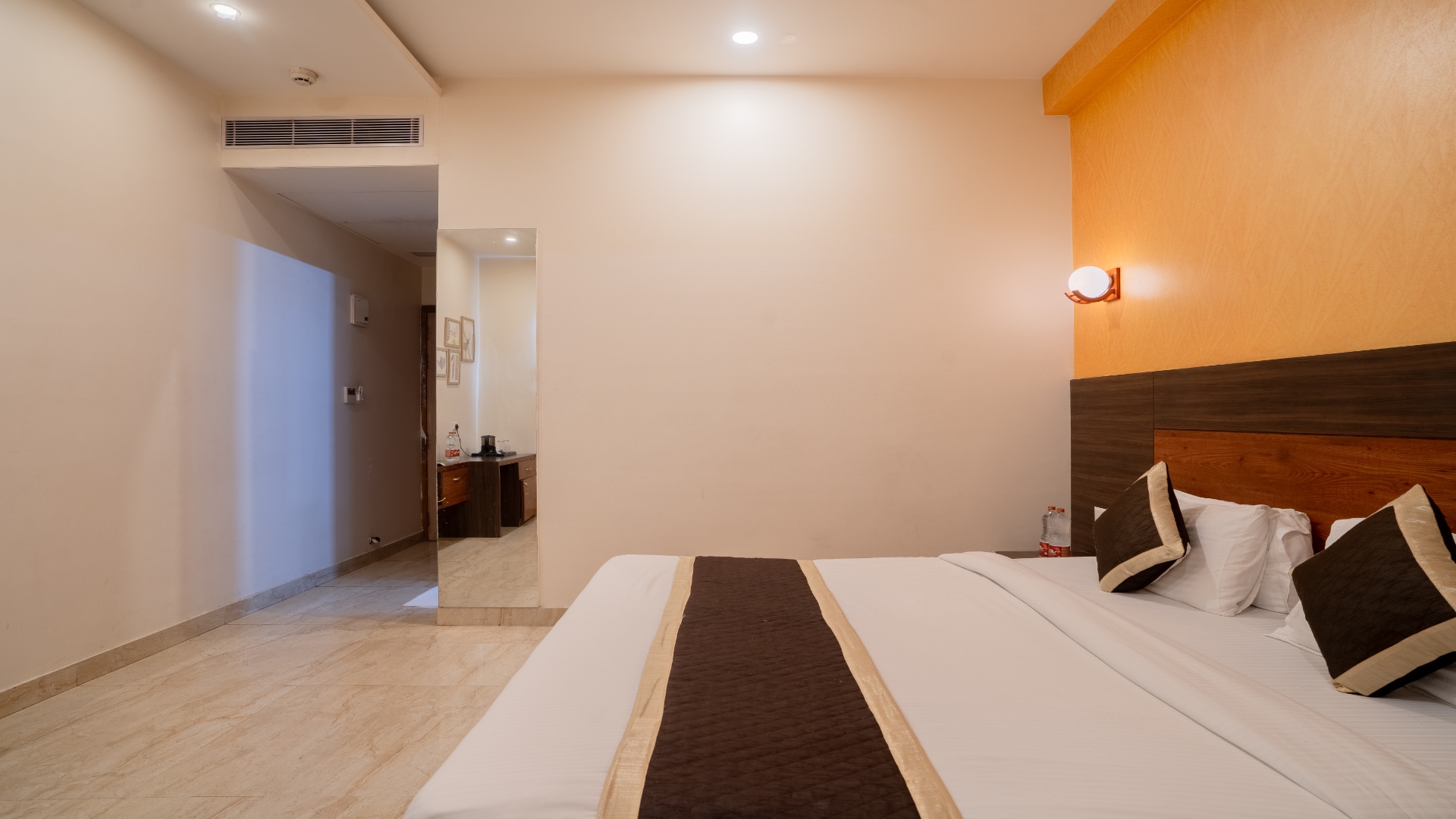 Hotel Bhaskar  Tonk Road Jaipur - Tap to explore photos