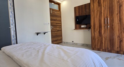 Hotel Saffron Stay Room Type - deluxe room