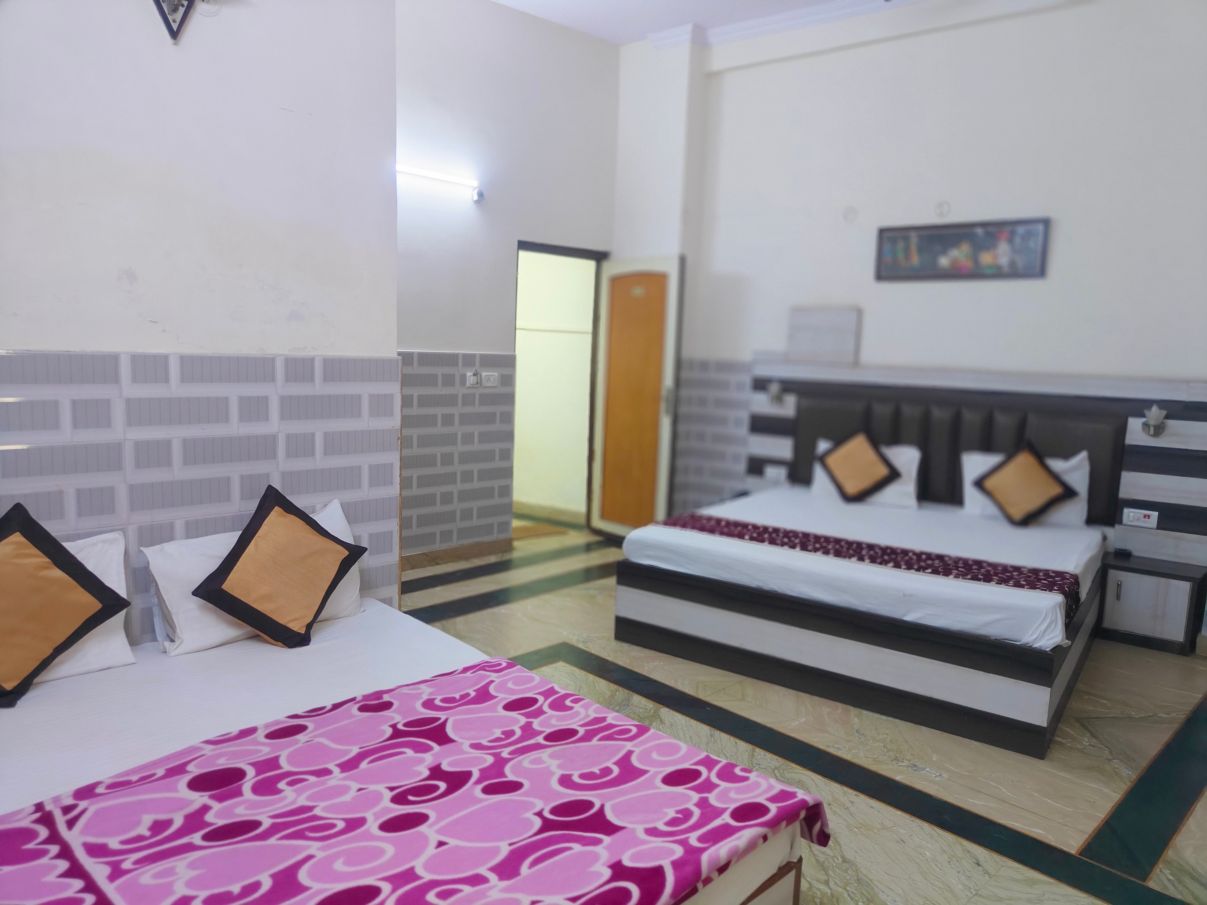 Hotel Sarwan - Tap to explore photos