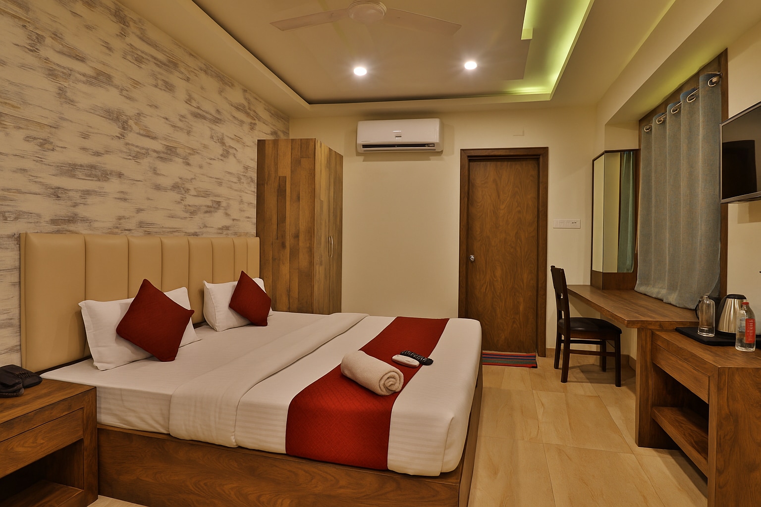 HOTEL JANKI INN - Tap to explore photos