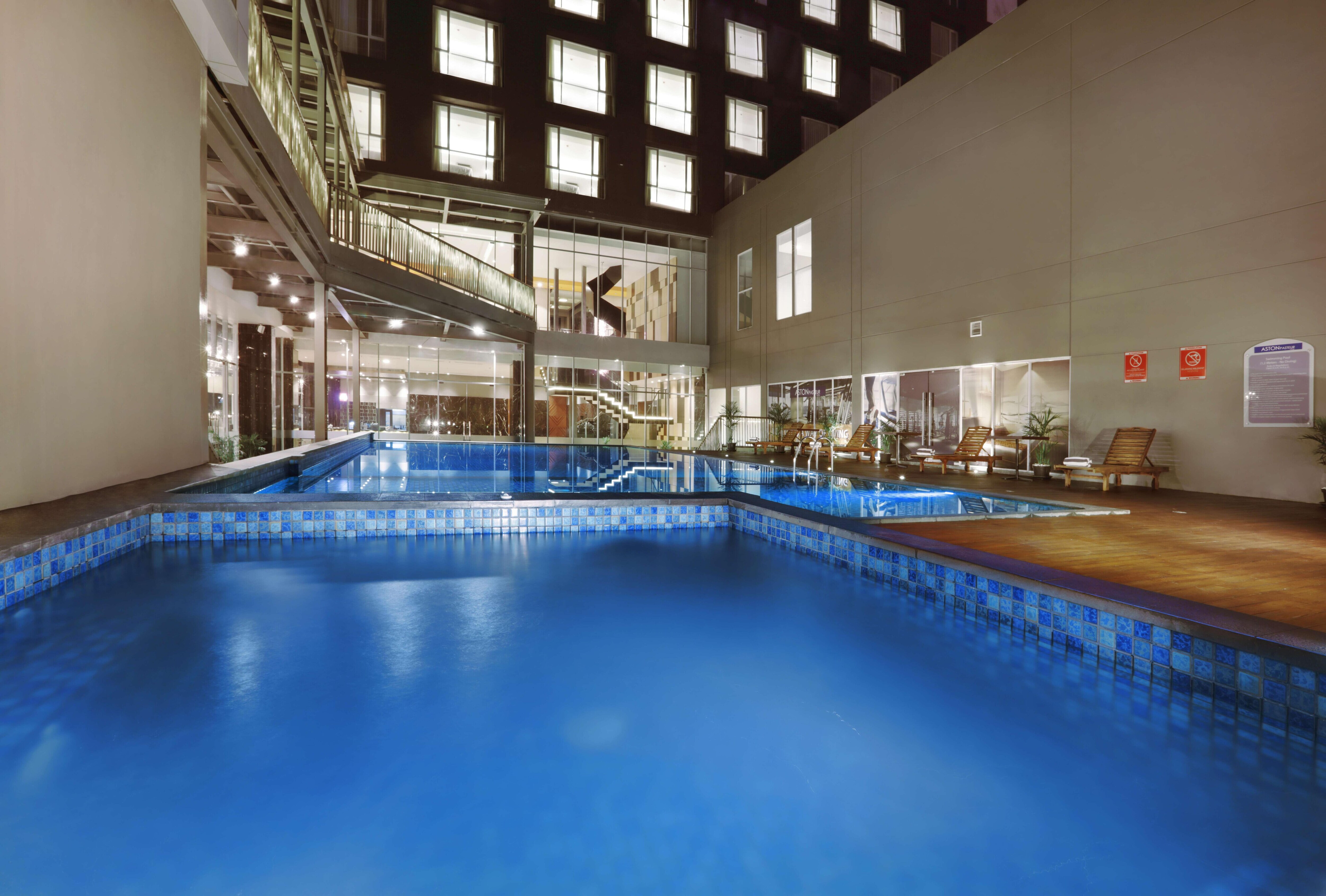 Hotel Aston Pasteur - Tap to explore photos