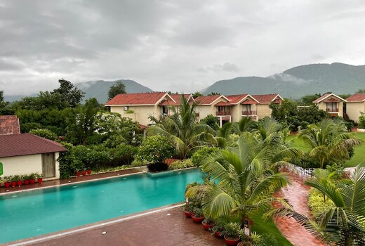 The Fern Sattva Resort - Polo Forest