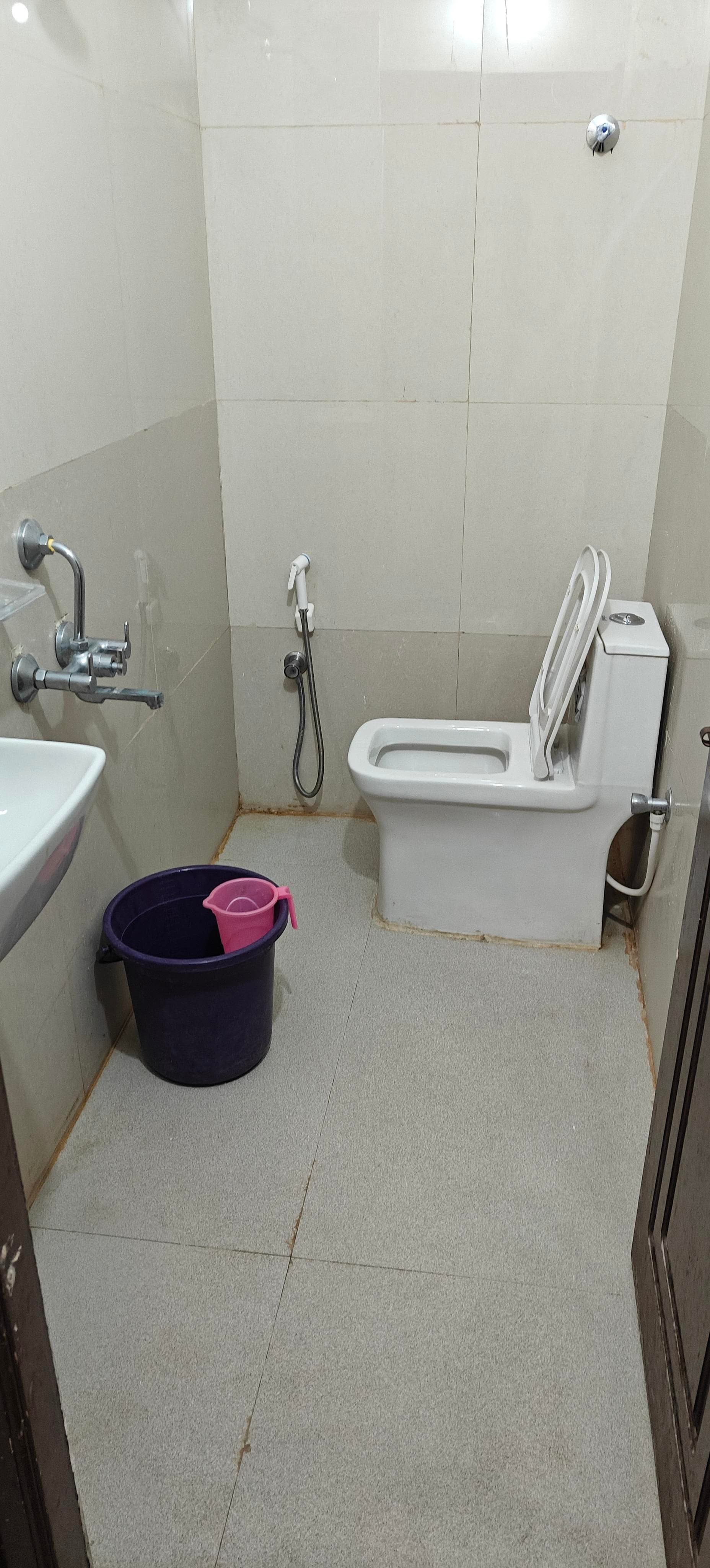 Vinayaka Guest House And CO LIVING - Tap to explore photos