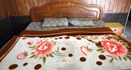 Hotel Monal By Upvan Room Type - Deluxe Room (Non A/c) 