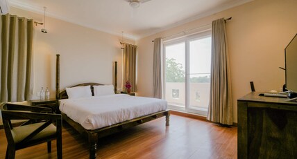 R41 Boutique Stays Room Type - OAK Room