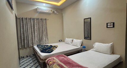 Abhinandan Guest House Room Type - 4 Bed Room