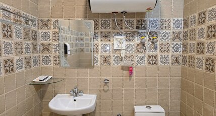Grand Zamin Resort Room Type - Deluxe Room - Non AC