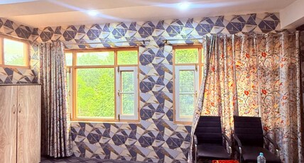 Hotel CV Lounge Dal Lake Room Type - Deluxe Room With Mountain View