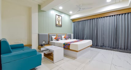 FabHotel Bliss - Inside Suryam Trade Centre Room Type - Deluxe Room