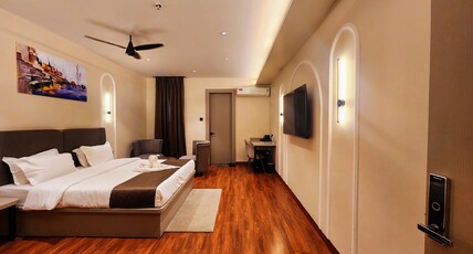 Raajhans | A Boutique Stay Room Type - Premium Room With Balcony