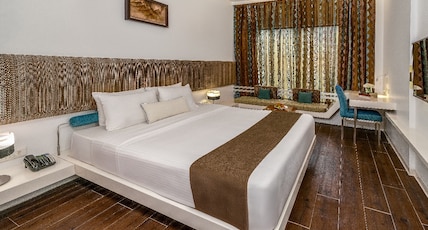 Kohinoor Continental Room Type - Premium Room CP with 2 way Airport Transfers Terminal 2 Kohinoor Continental Room Type - Premium Room CP with 2 way Airport Transfers Terminal 2