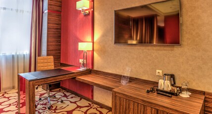 Holiday Inn PLOVDIV Room Type - 1 King Bed Premium