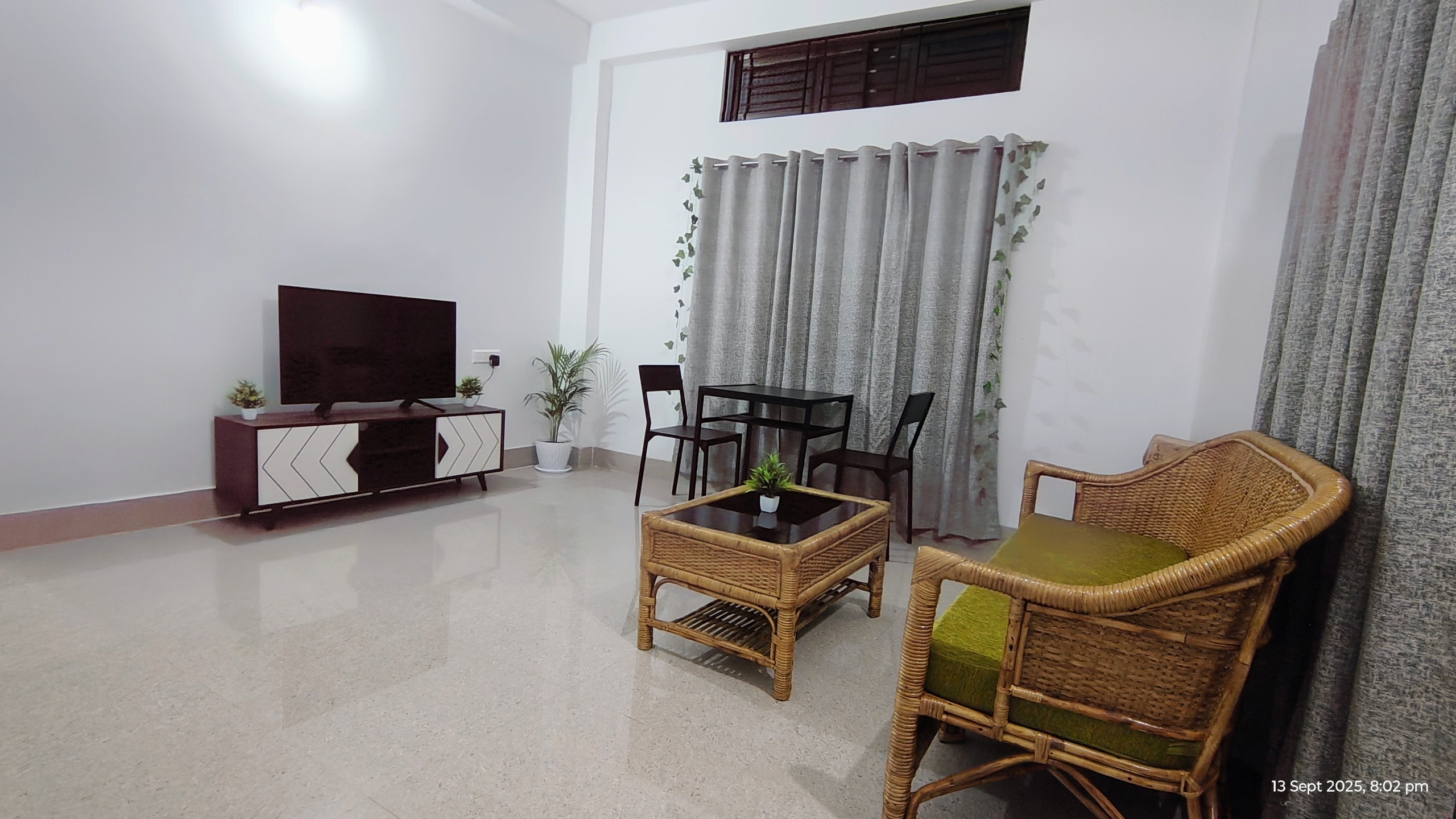Dhriti Apartment | 3Min From Airport - Tap to explore photos