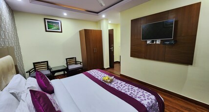 Snow Lotus Room Type - Deluxe Room ( Non Valley View and Non AC)
