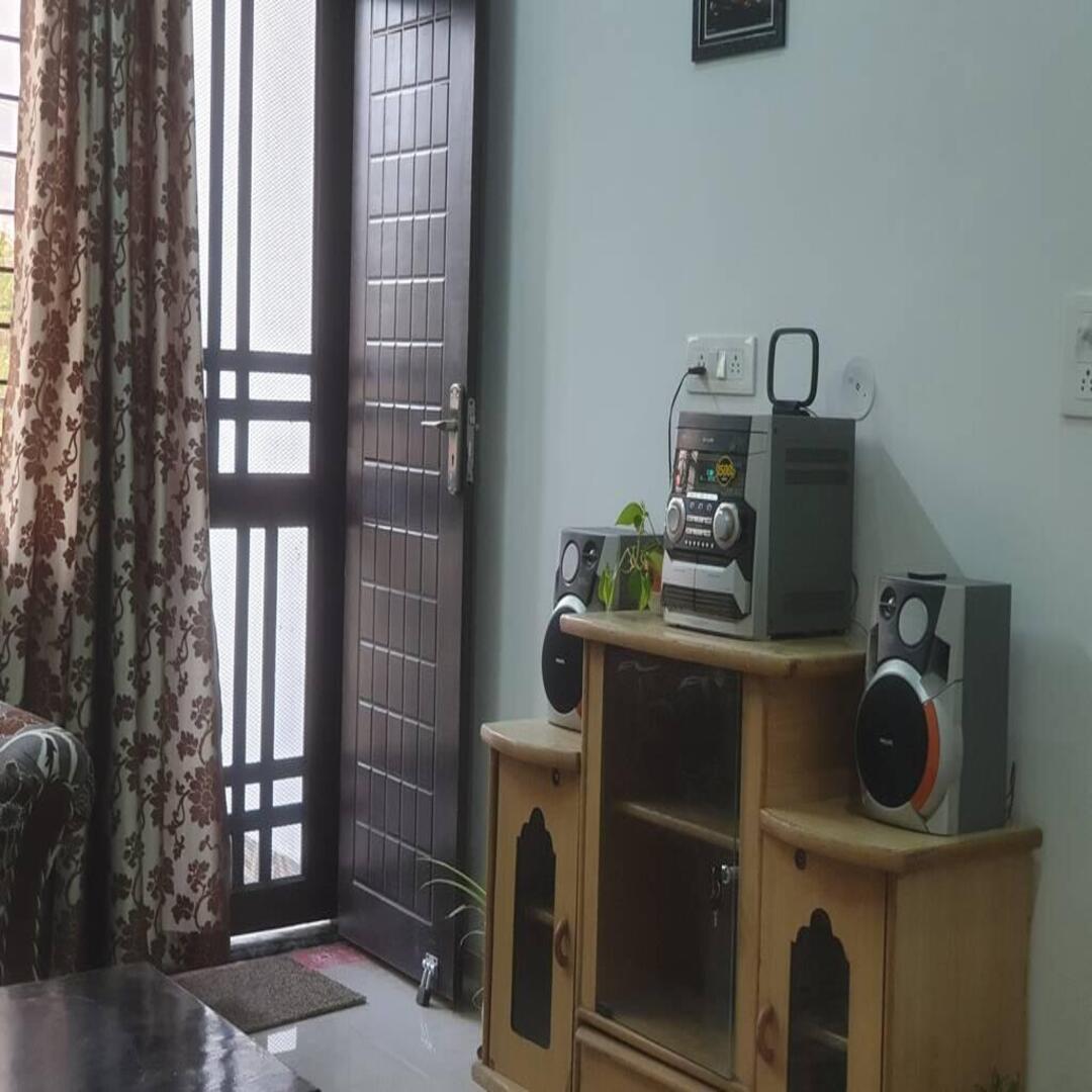 Fully independent Cozy Home Stay - Tap to explore photos